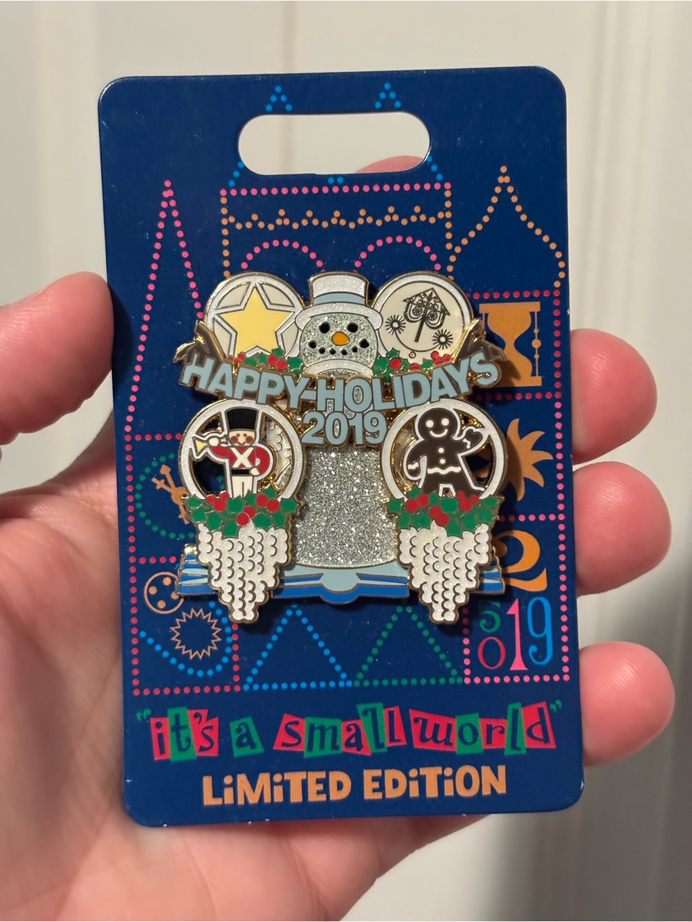 Disney - it’s a small world Holiday 2019 Pin